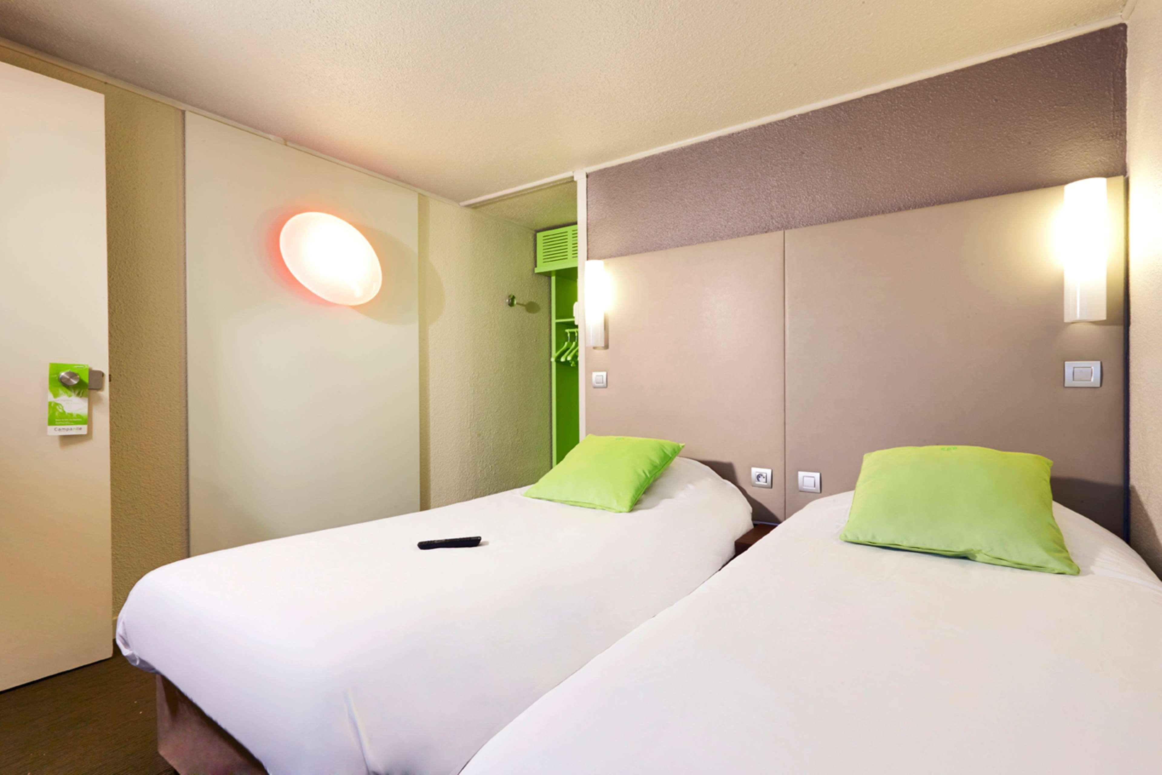 Hotel Campanile Metz Est Technopole - Restaurant Esterno foto