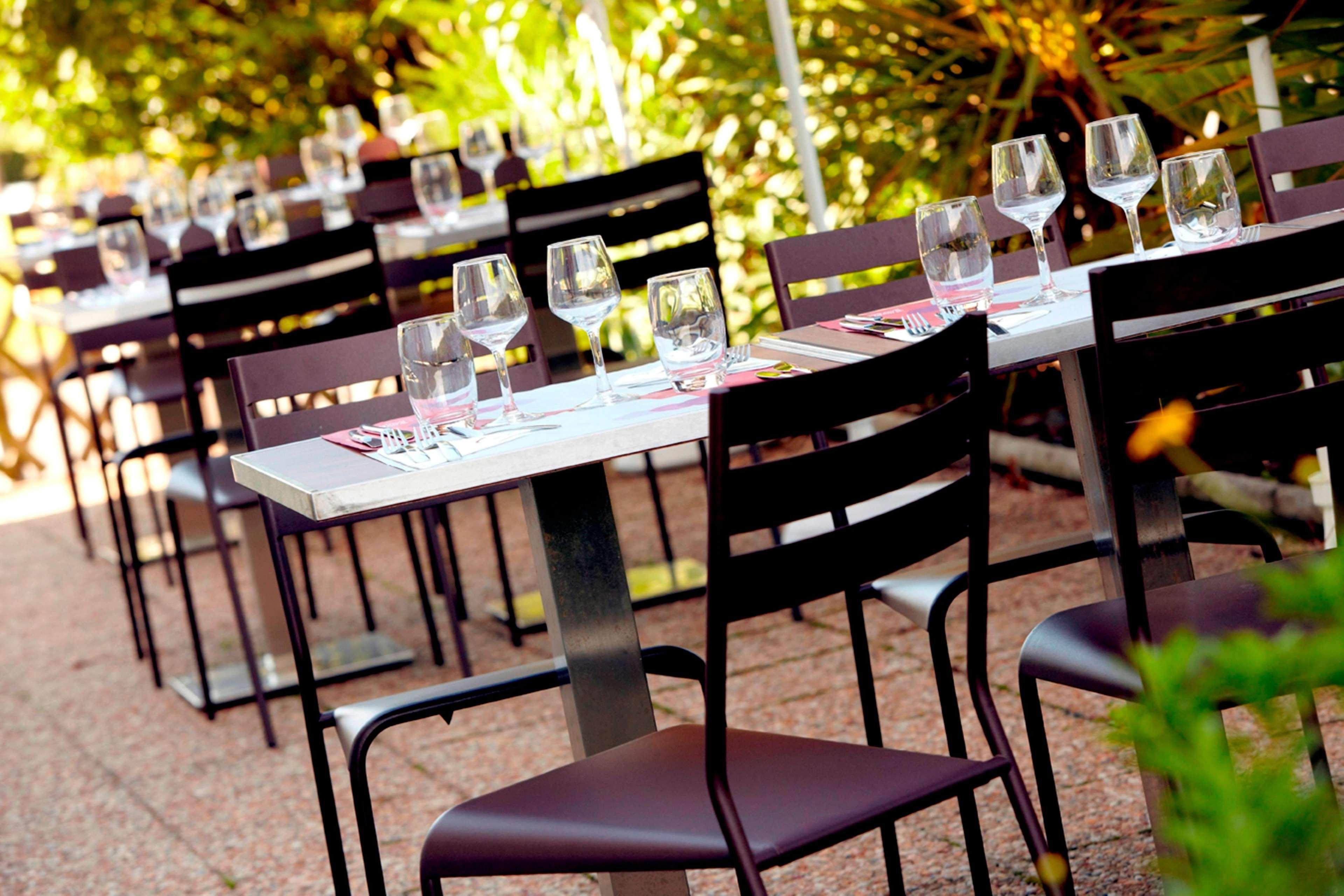 Hotel Campanile Metz Est Technopole - Restaurant Esterno foto