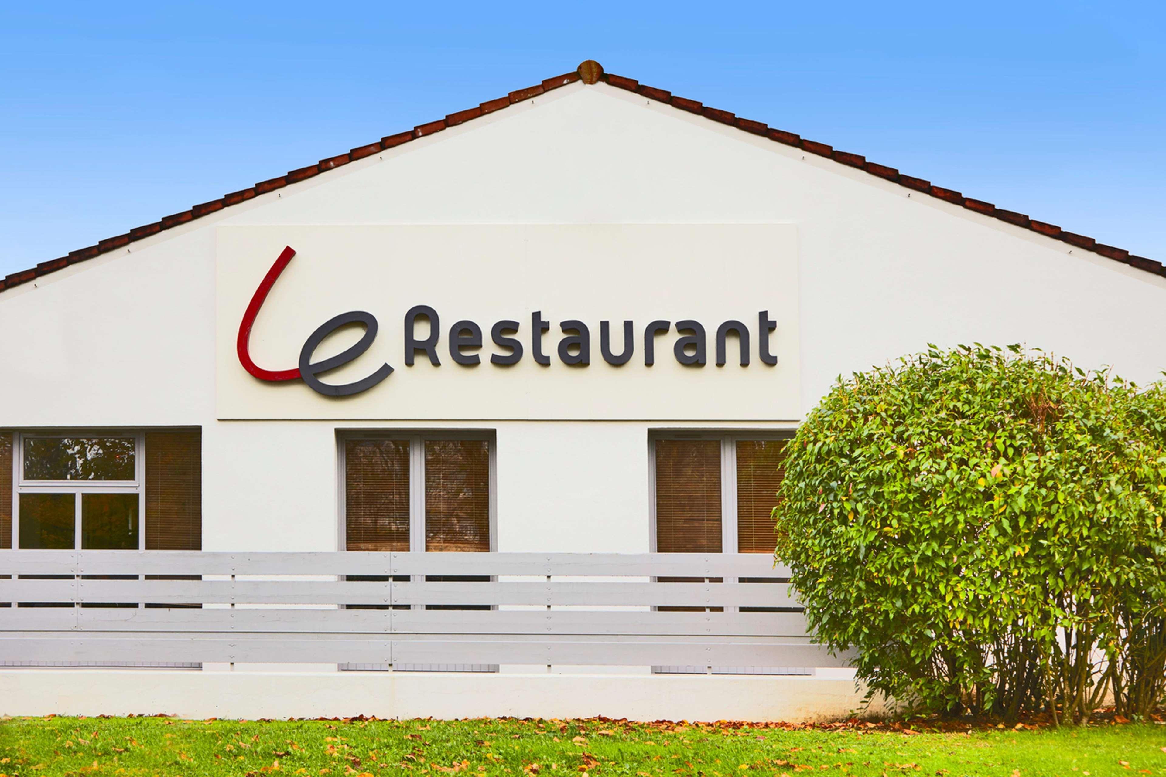 Hotel Campanile Metz Est Technopole - Restaurant Esterno foto